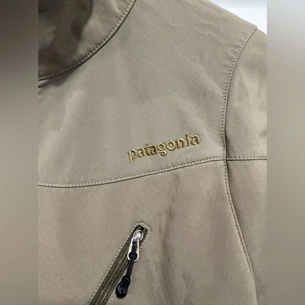 Patagonia Men's Khaki Performance Jacket